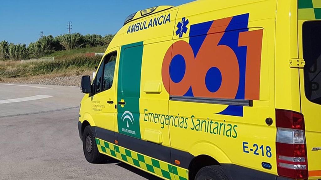 Una ambulancia del 061.