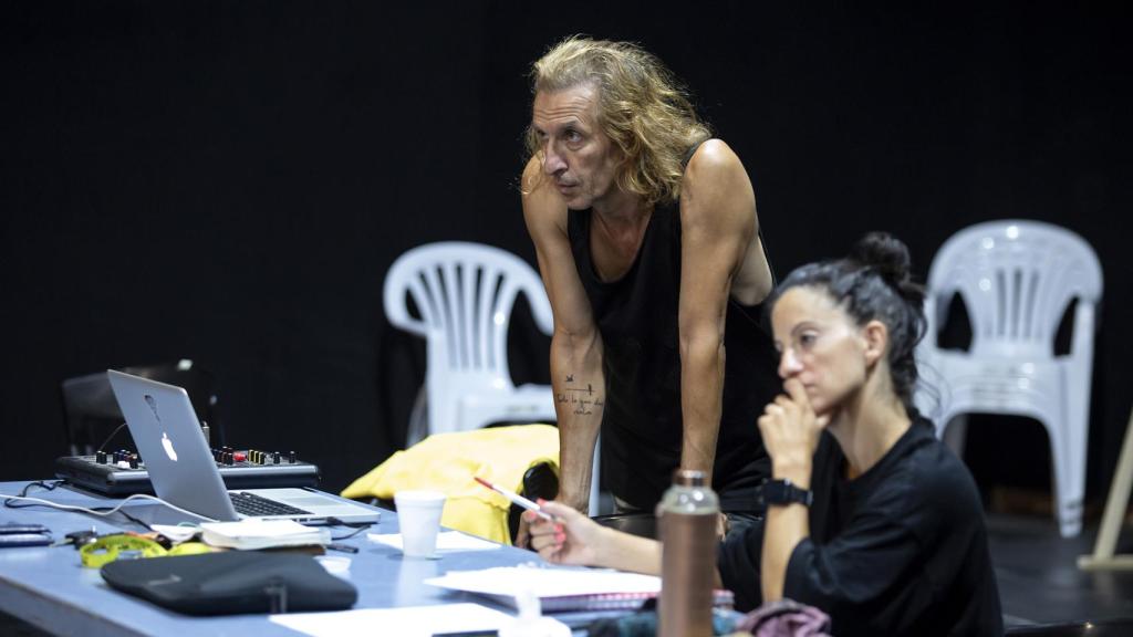 Una imagen del coreógrafo durante el ensayo de 'El arte de perder cada día'.