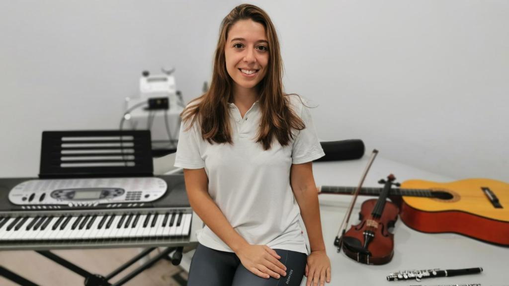 Ana Belén Árbol es fisioterapeuta y músico, especializada en flauta travesera.
