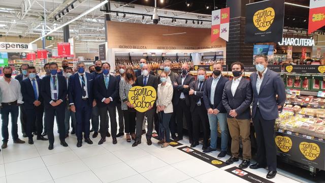 Visita de  autoridades para promocionar los productos Tierra de Sabor en Madrid