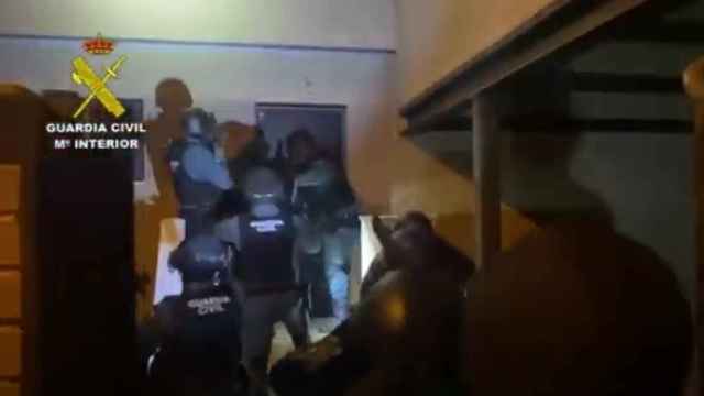 Detenidos tres okupas en un chalet de Olías del Rey (Toledo) que usaban para traficar con droga