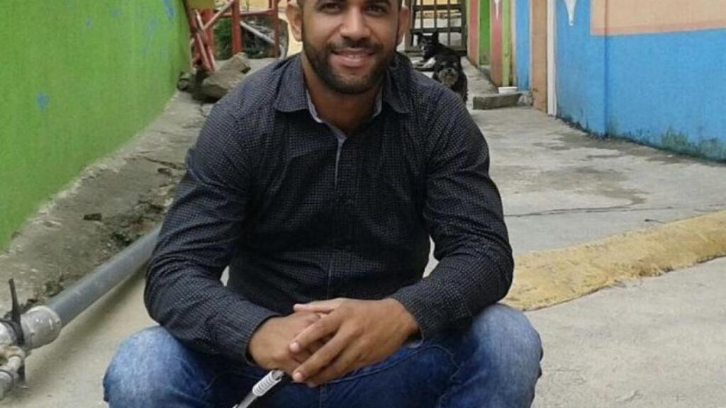 Ángel Rafael Cerdeño en su barrio de Caracas.