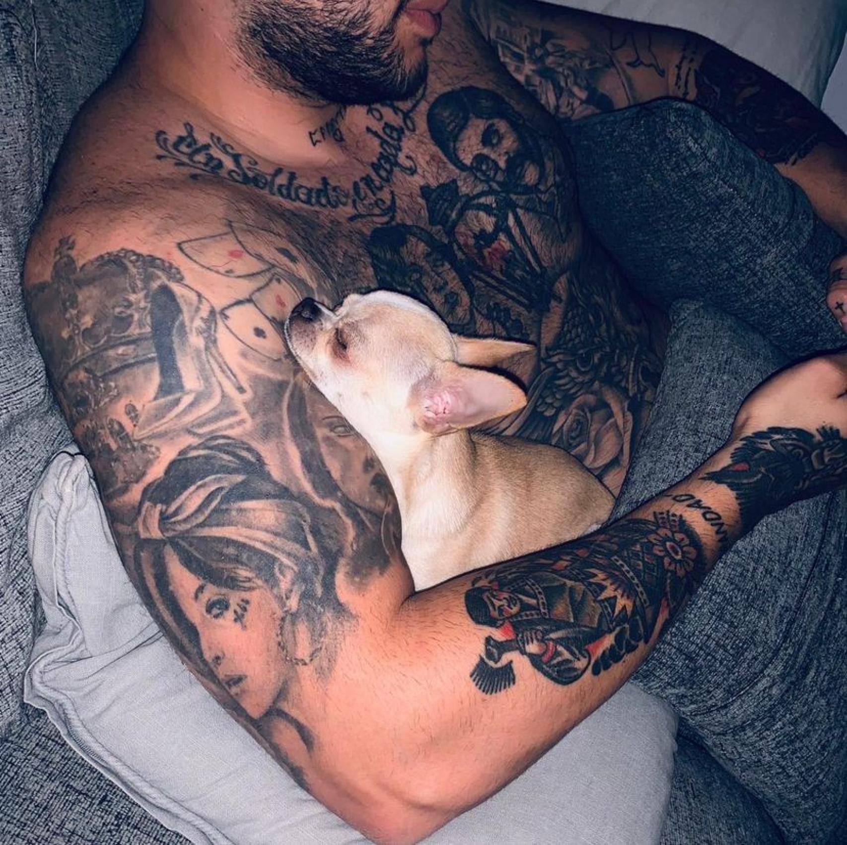 Los guardias civiles a los que Marlaska borrará los tatuajes: "No me los quito ni aunque me paguen"