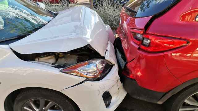 Tres vehículos implicados en un accidente en la Avenida Segovia