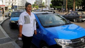 Souad Hdidou, la única mujer taxista de Rabat.