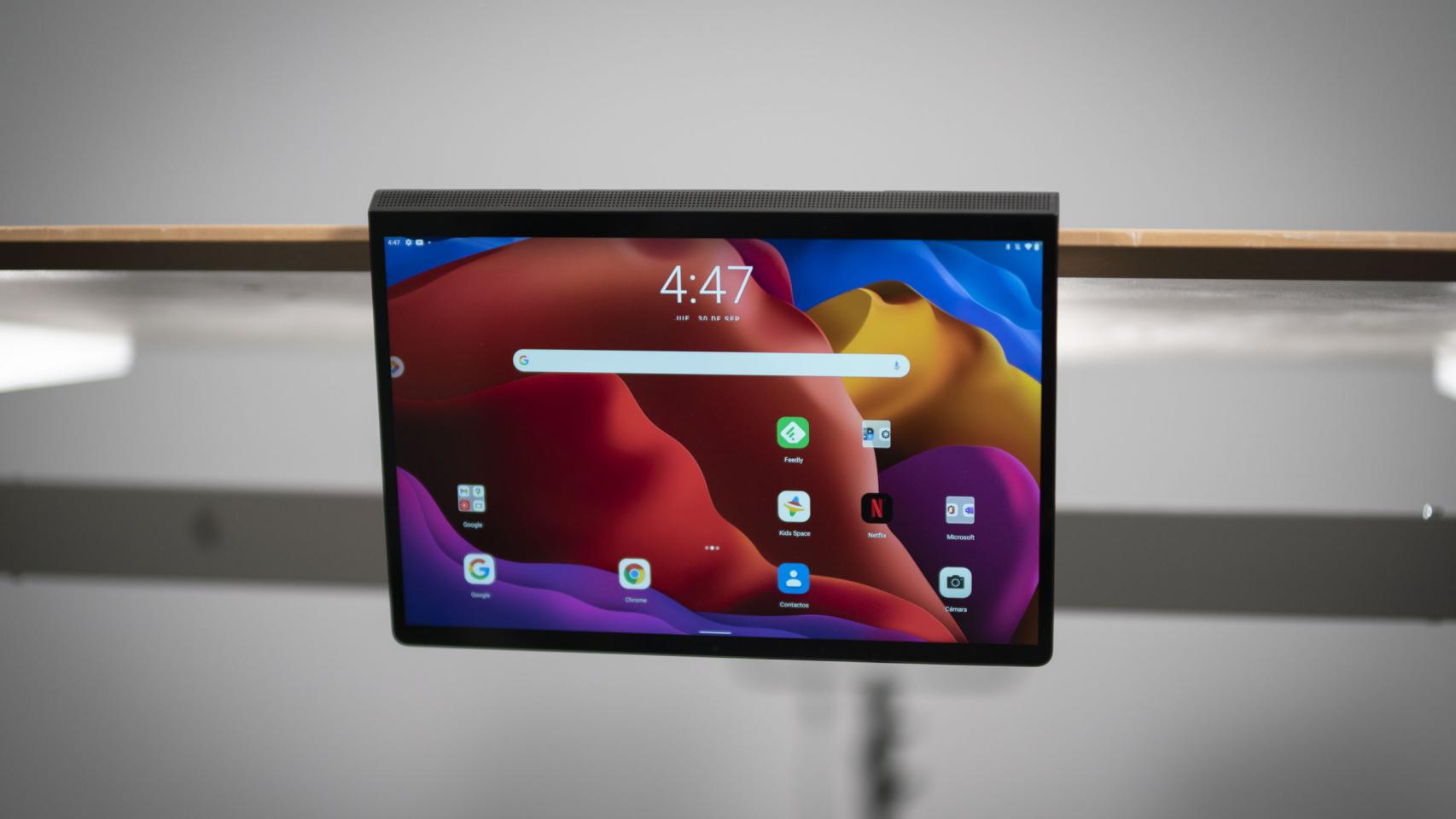 La tablet pensada para colgar y que se convierte en monitor: probamos la Lenovo  Yoga Tab 13