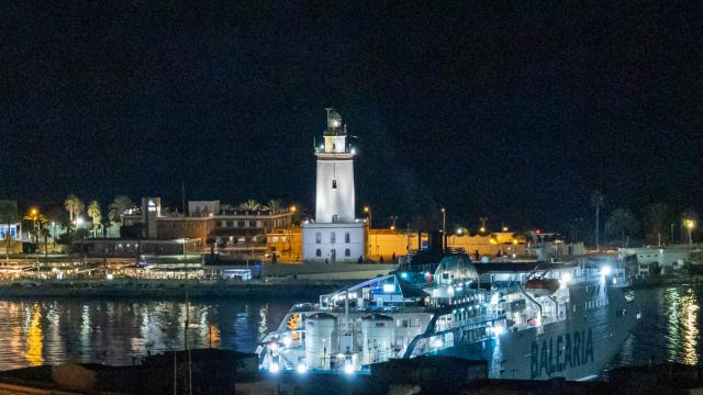 Así se ve Málaga de noche desde lo más alto de uno de sus edificios icónicos