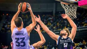 Mirotic contra Bilbao Basket