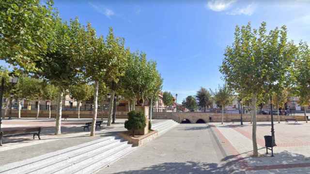Plaza de España de Novés. Foto: Google.