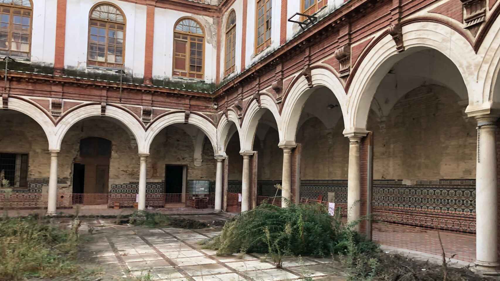 Uno de los patios del antiguo convento de San Agustín, en Málaga.
