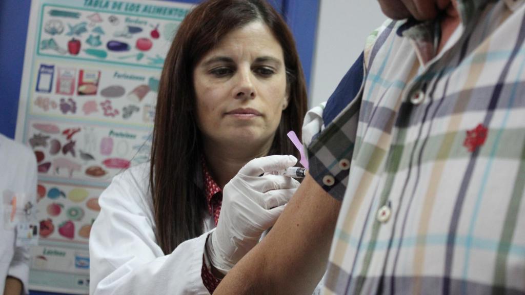 Vacuna contra la gripe en una imagen de archivo