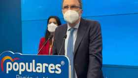El exalcalde de Murcia, José Ballesta, este martes, durante la rueda de prensa.