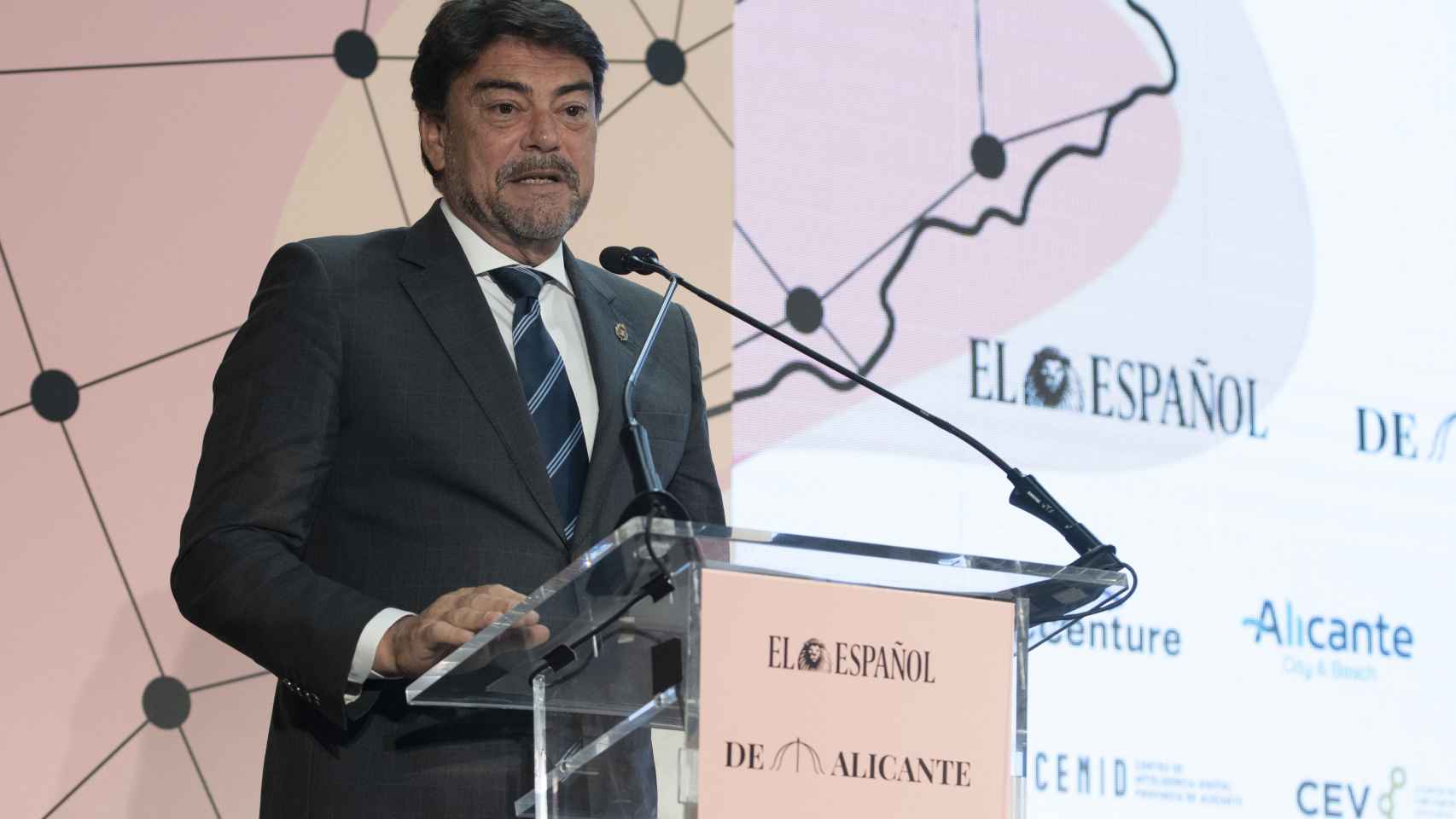 Luis Barcala en el Foro Económico de Alicante.