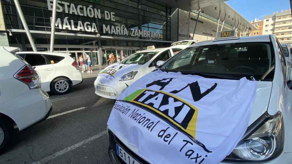 Protesta del taxi contra el aumento de las VTC en Málaga.