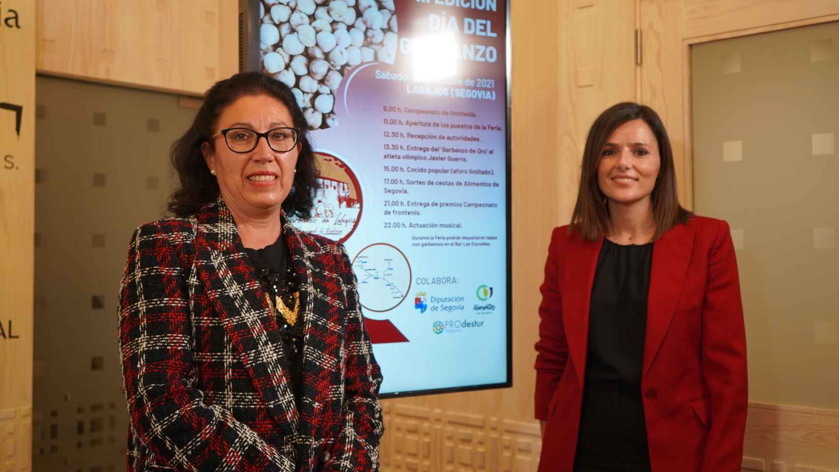 Sara Dueñas, vicepresidenta de la Diputación, y Margarita Meroño, alcaldesa de Labajos