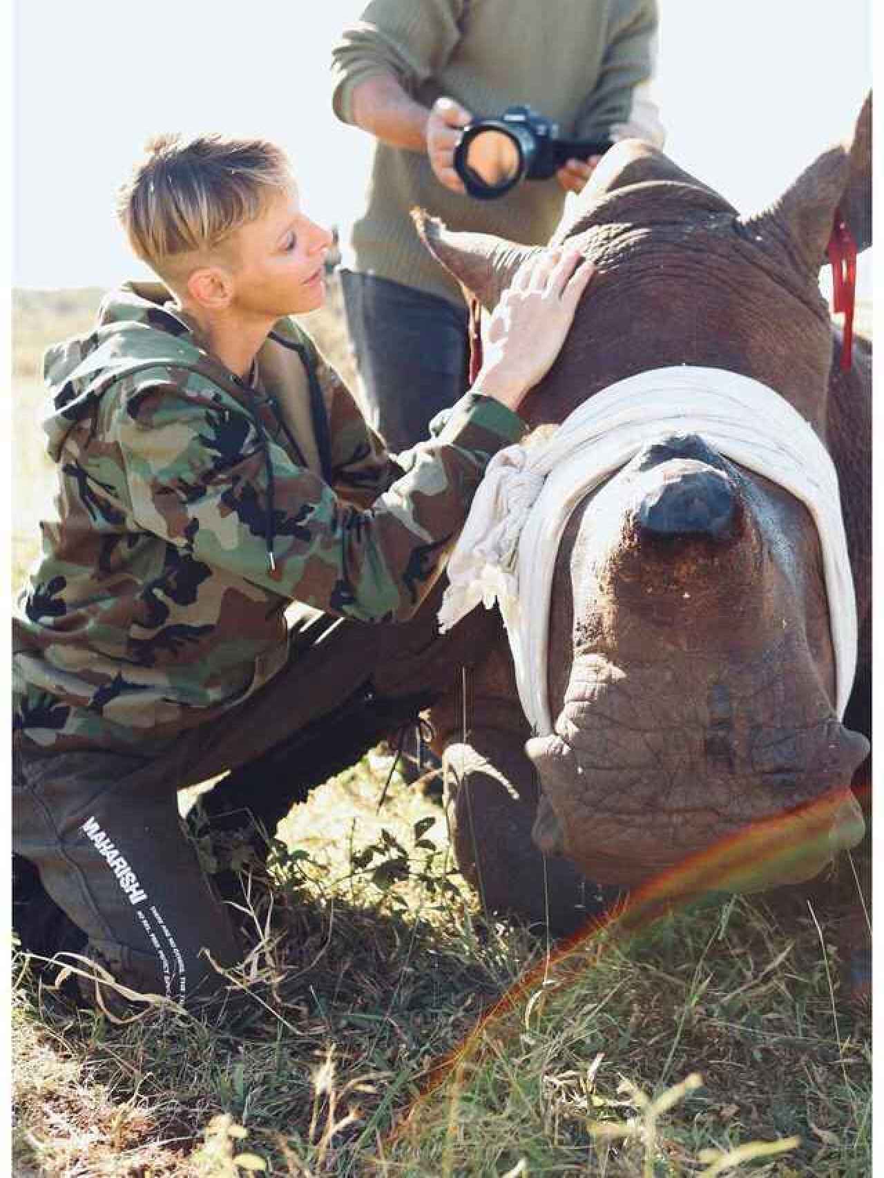 La foto de Charlène de Mónaco que desvelaba su lucha contra la caza furtiva de rinocerontes.