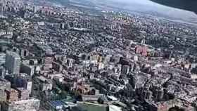 Los cazas del Ejercito sobrevuelan el Santiago Bernabéu en obras y las Cuatro Torres en Madrid
