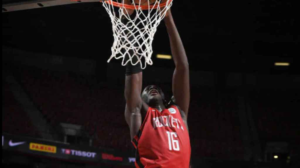 Gran debut del azudense Usman Garuba en la pretemporada de los Houston Rockets