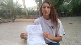 Alba, la joven diagnosticada de homosexualidad, en su casa en Llano de Brujas.