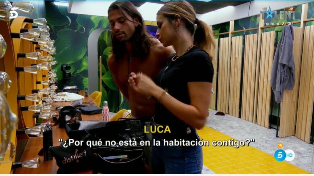 Cristina Porta y Luca Onestini durante su participación en 'Secret Story' este jueves.