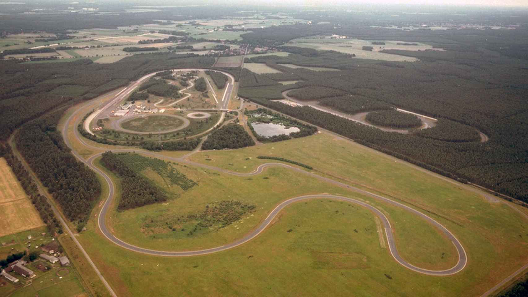 Imagen aérea de algunas instalaciones del Contidrom, el centro de pruebas de Continental en Hannover.