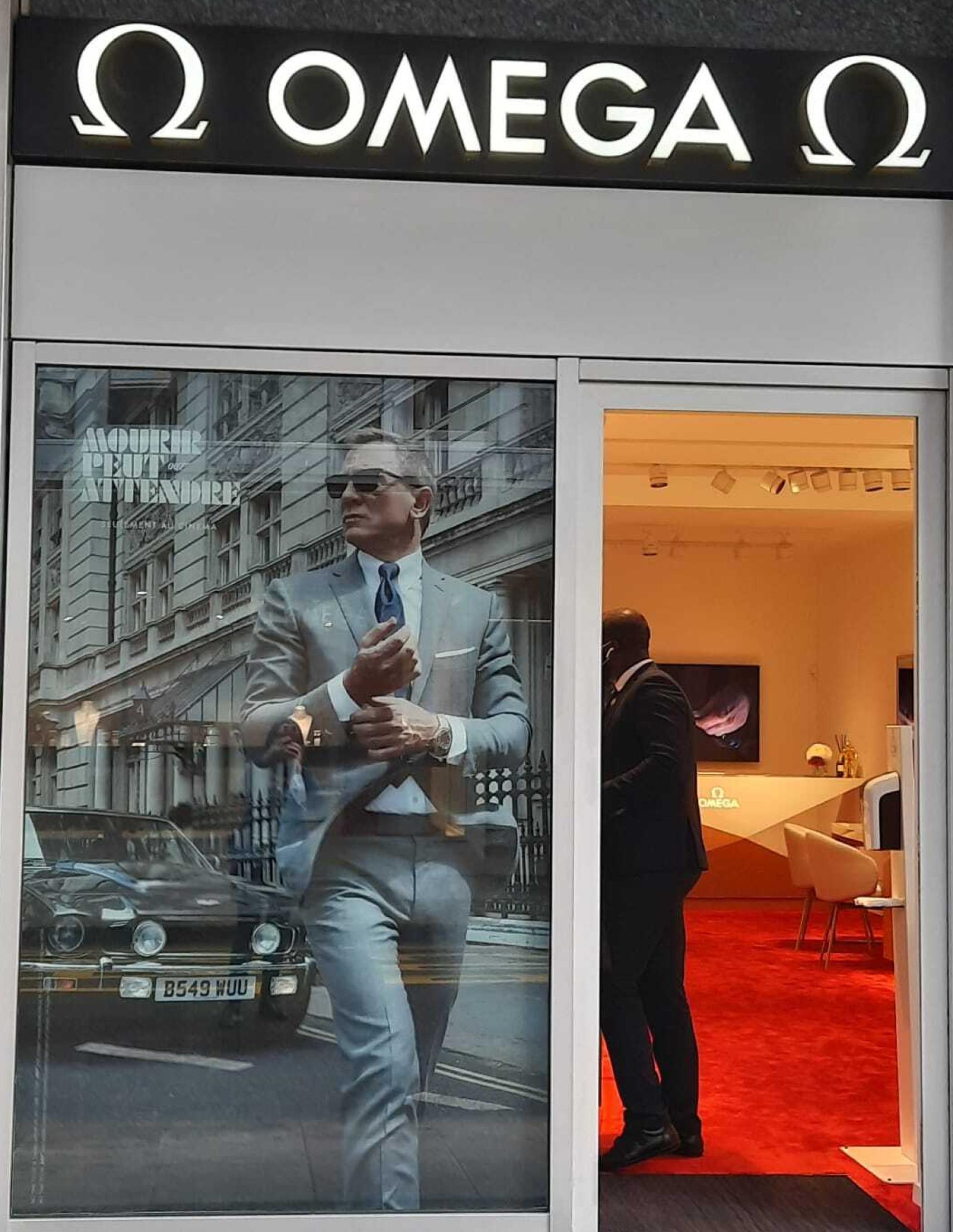 Tienda de Omega con Daniel Craig.