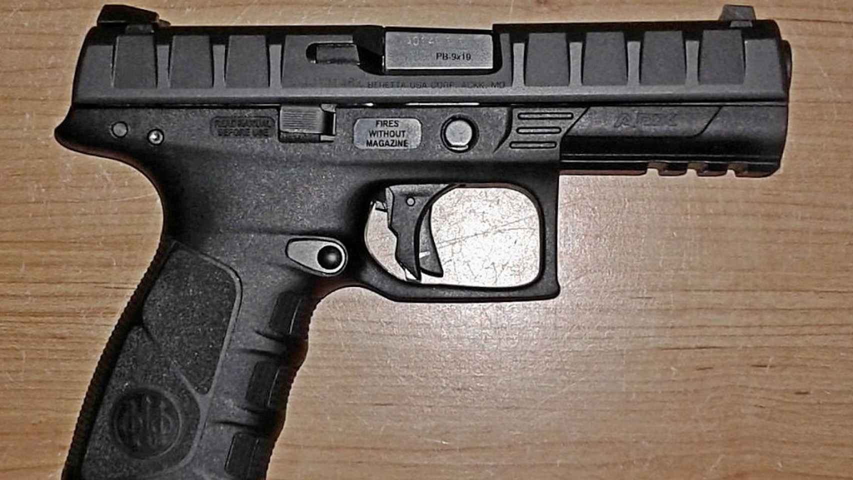 Beretta APX de 9mm. como la que usó Beltrán en el atraco y para la que tiene licencia de armas.