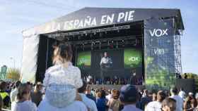 Momento en el que Santiago Abascal interviene en el acto 'Viva 21: España en pie'.