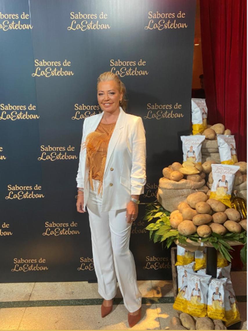 Belén Esteban, durante la presentación de las nuevas patatas fritas de 'Sabores de la Esteban'.