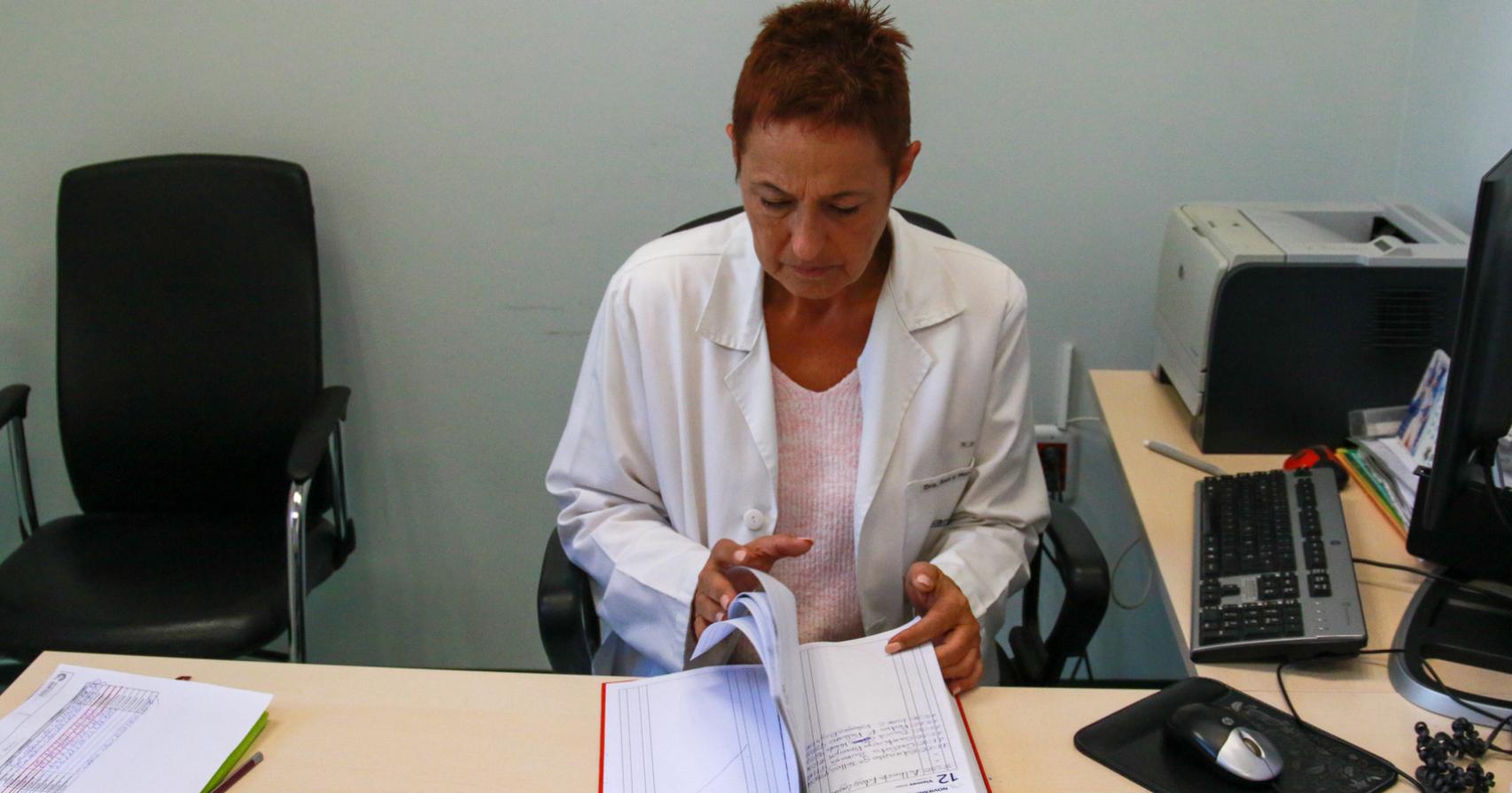 Ana Isabel Henche en su consulta.