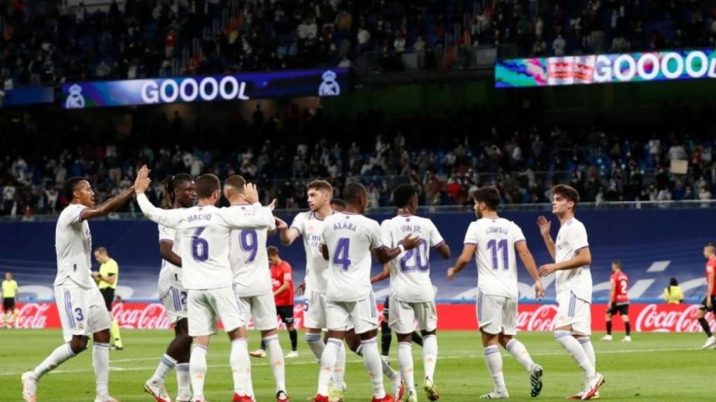 Los jugadores del Real Madrid celebran un gol en el Santiago Bernabéu