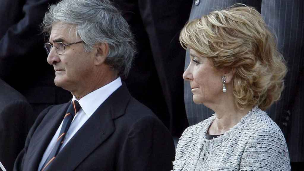 Esperanza Aguirre y su marido, en una imagen de 2010./
