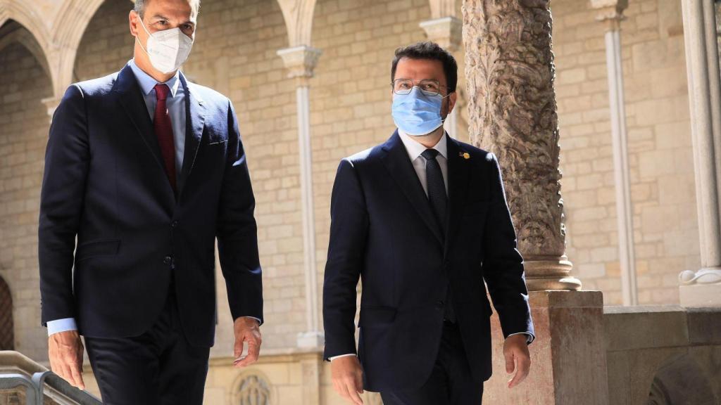 Pedro Sánchez y Pere Aragonès, en el Palau de la Generalitat.