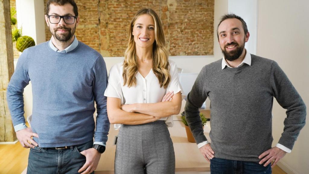 (De izquierda a derecha): Juan Romero, Andrea Barber y Miguel Ángel Torrero son los fundadores de RatedPower.