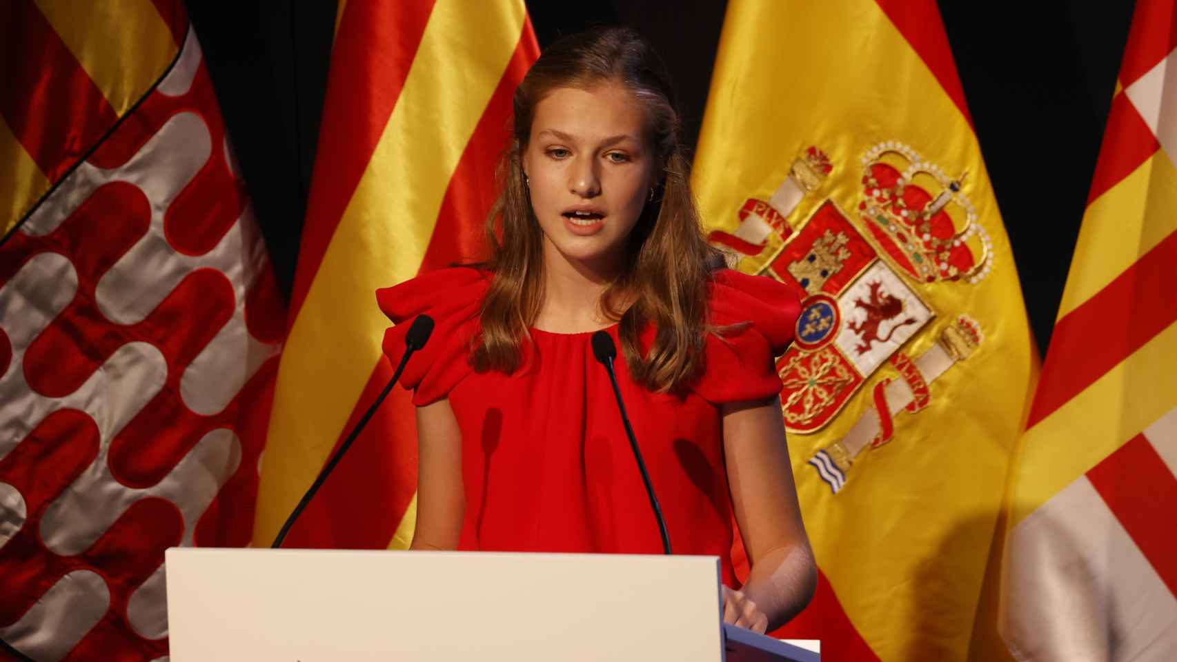 La princesa de Asturias, Leonor de Borbón, pronunciando un discurso durante los Premios Princesa de Girona 2021.