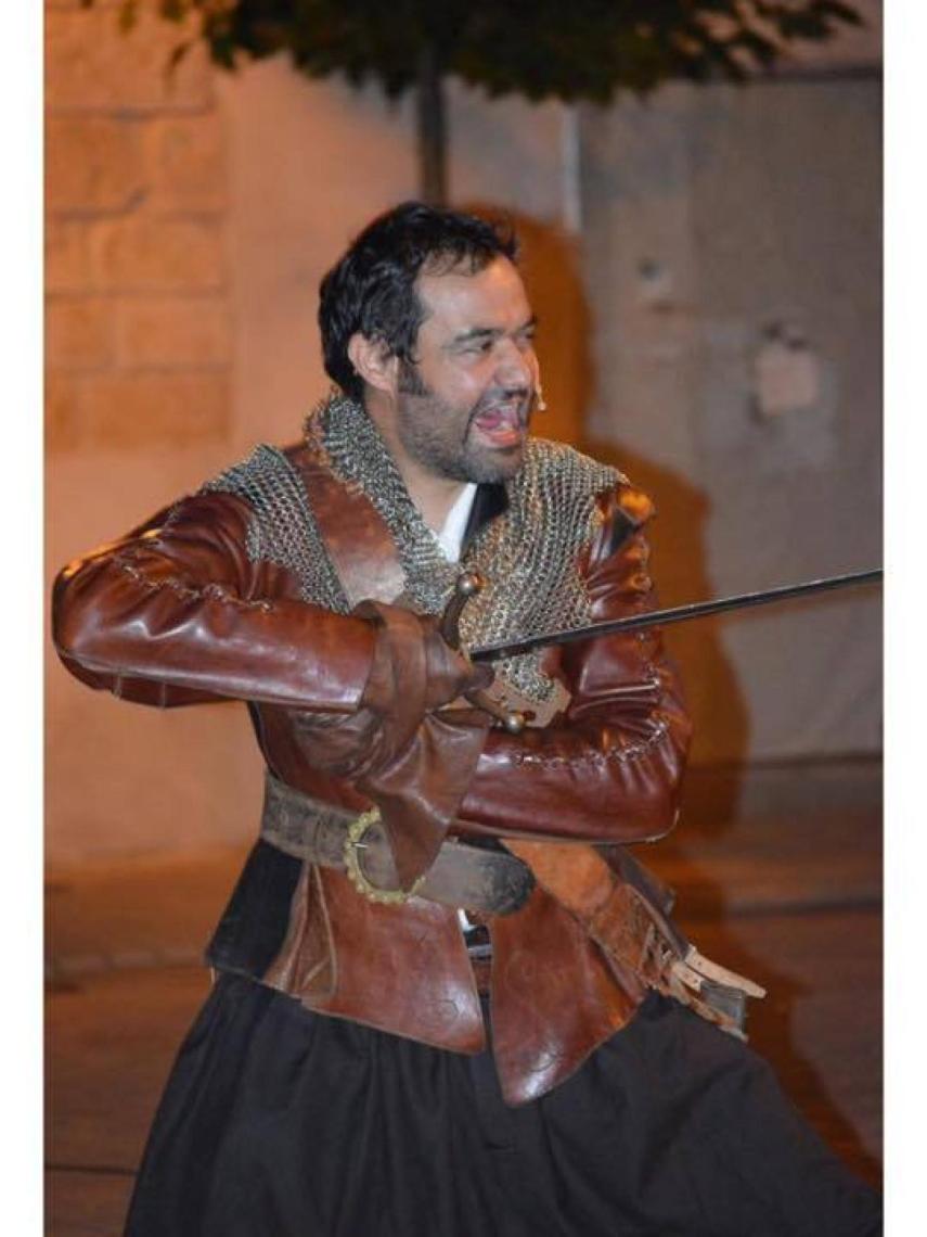 Antonio Pardo, en uno de sus talleres de esgrima.