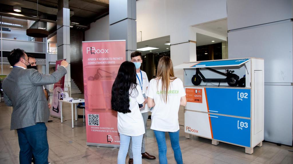 Expositor de Pboox durante la celebración del evento de movilidad valenciano.