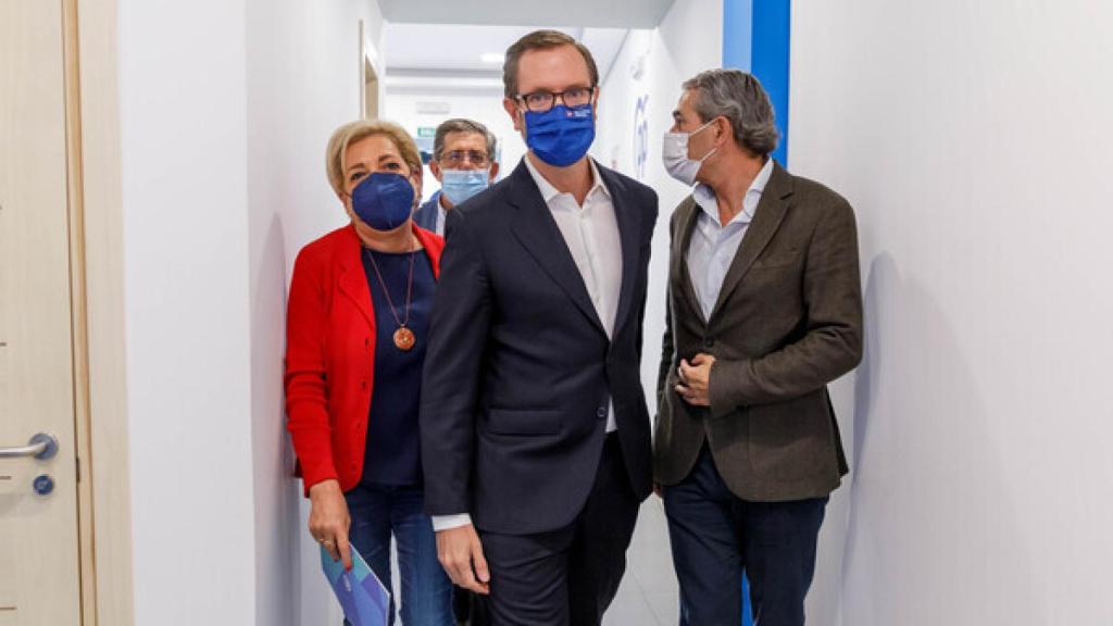 Javier Maroto momento previos a su discurso en favor de Mañueco