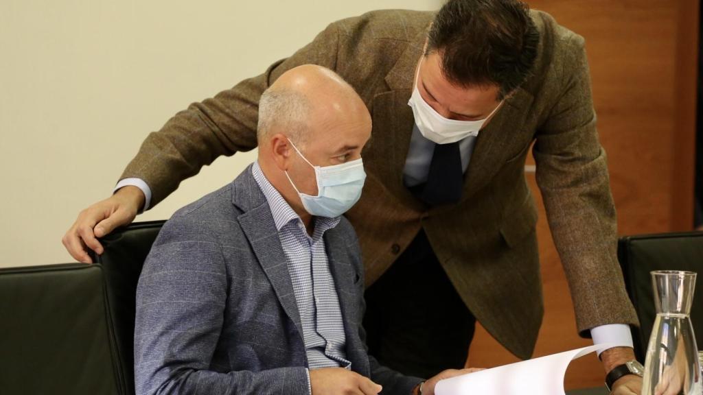 De la Hoz junto al portavoz de Ciudadanos, David Castaño / ICAL