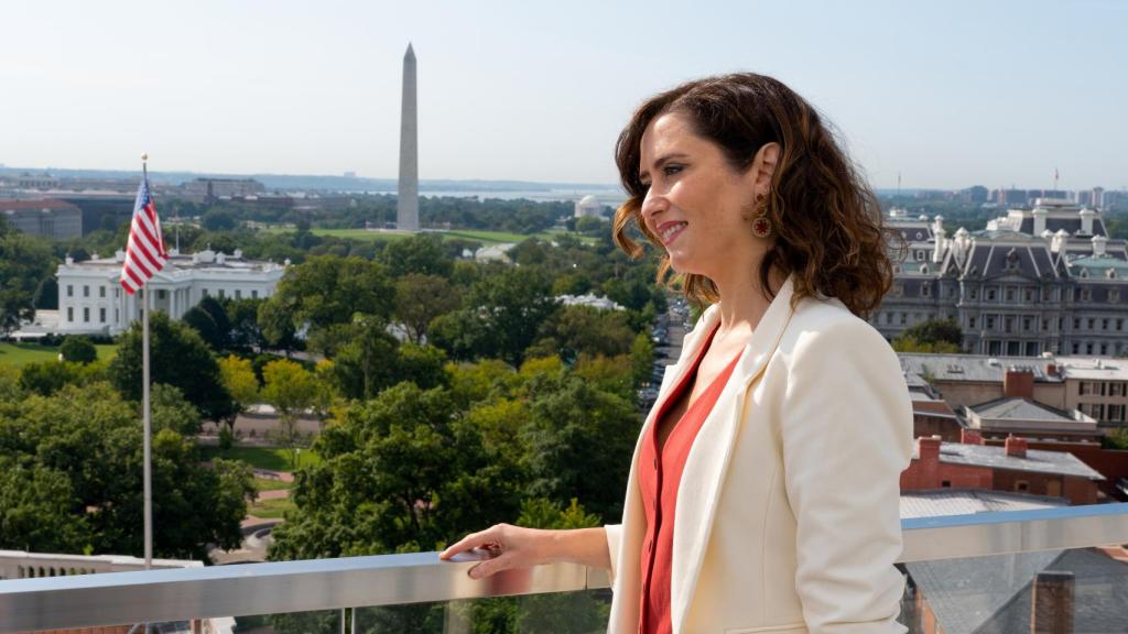 Isabel Díaz Ayuso en Washington, presumiendo de su nueva melena.