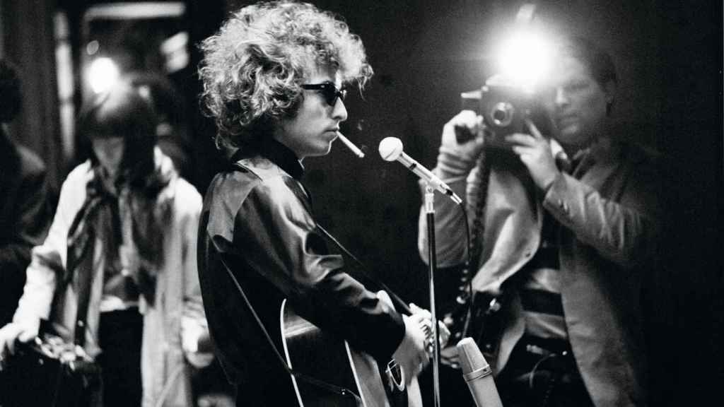 Bob Dylan en un concierto en 1966, fotografiado por el francés.