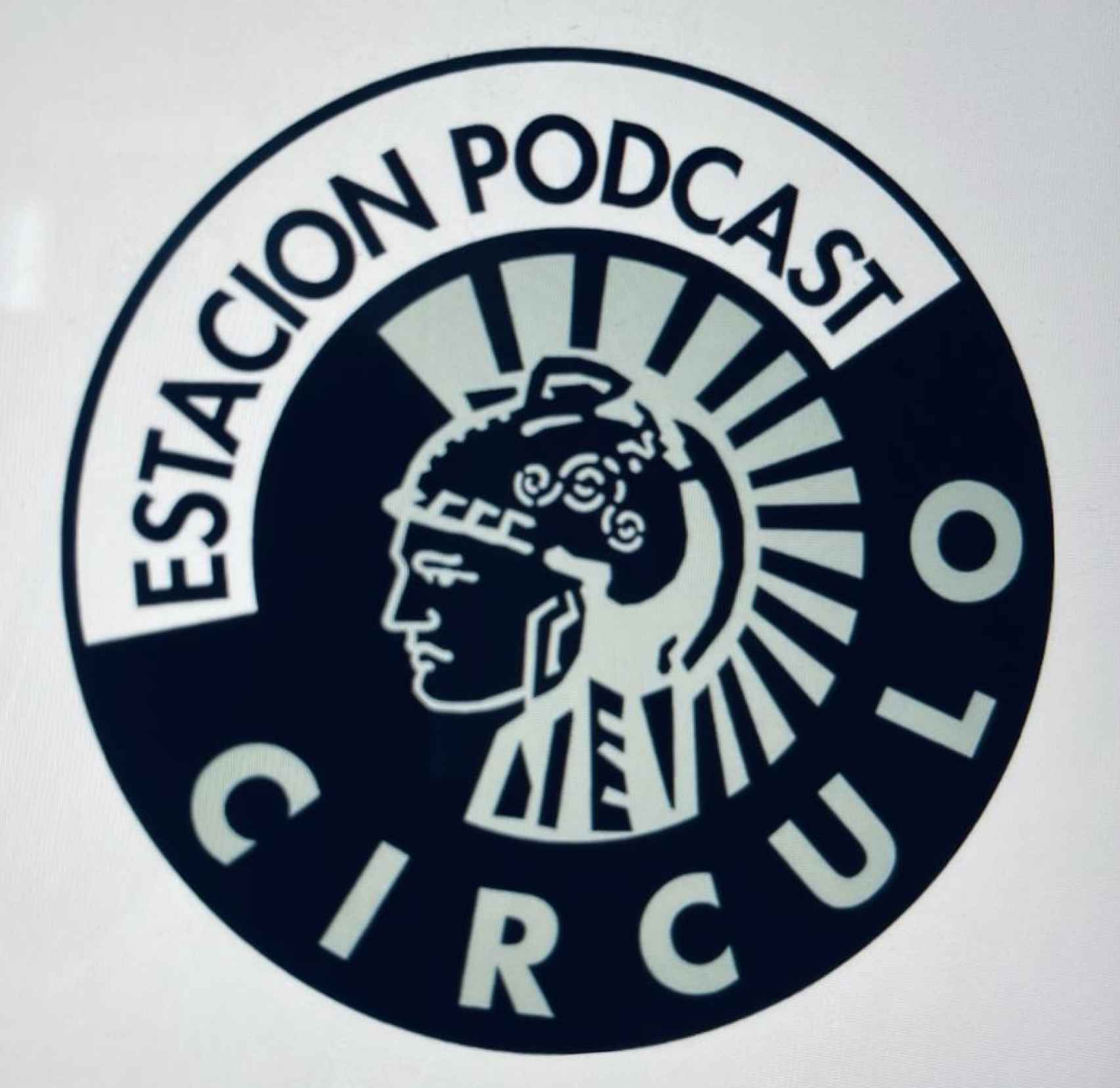 El primer boceto de logo de Estación Podcast.