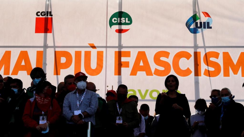 Manifestación en Roma para ilegalizar los partidos fascistas.