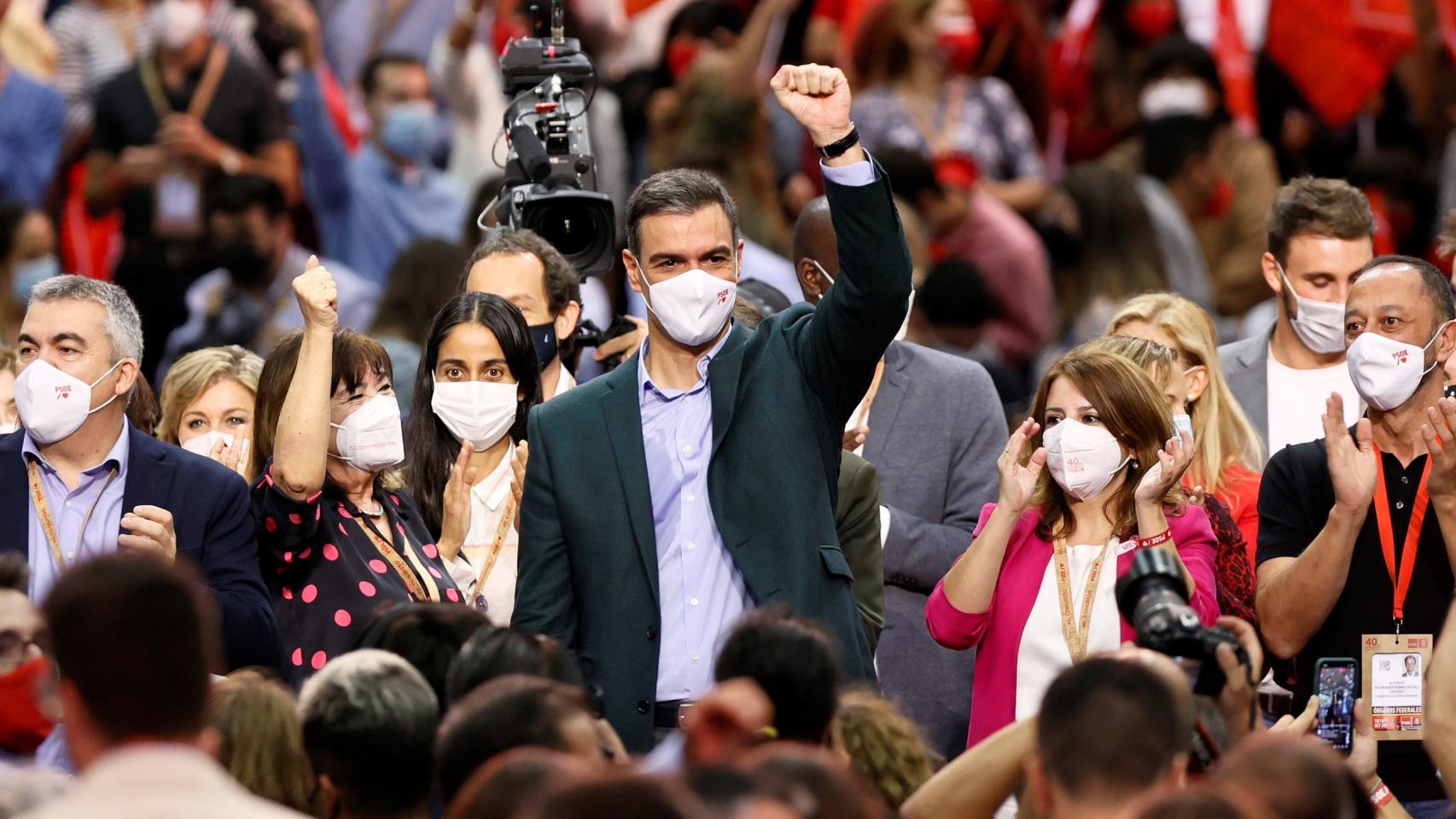 La oda a la socialdemocracia de Sánchez y el riesgo de otro Plan E