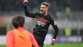 Samu Castillejo celebra su gol con el AC Milan