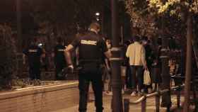 La Policía interviene en un botellón el pasado fin de semana en la Comunidad Valenciana.