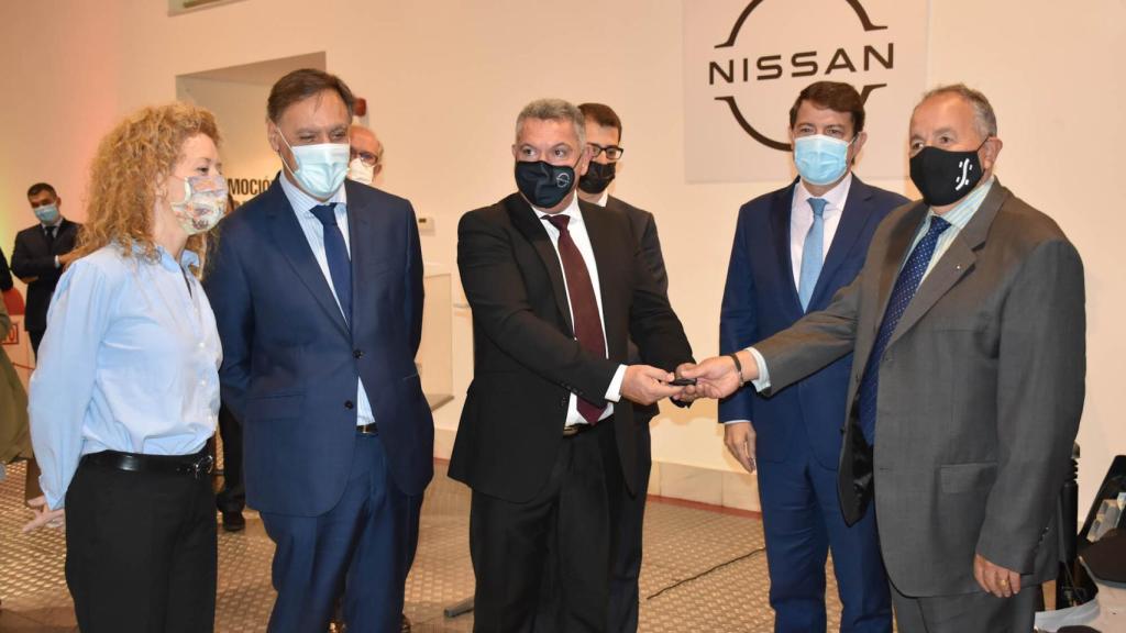 Entrega del Nissan al Museo de la Automoción de Salamanca