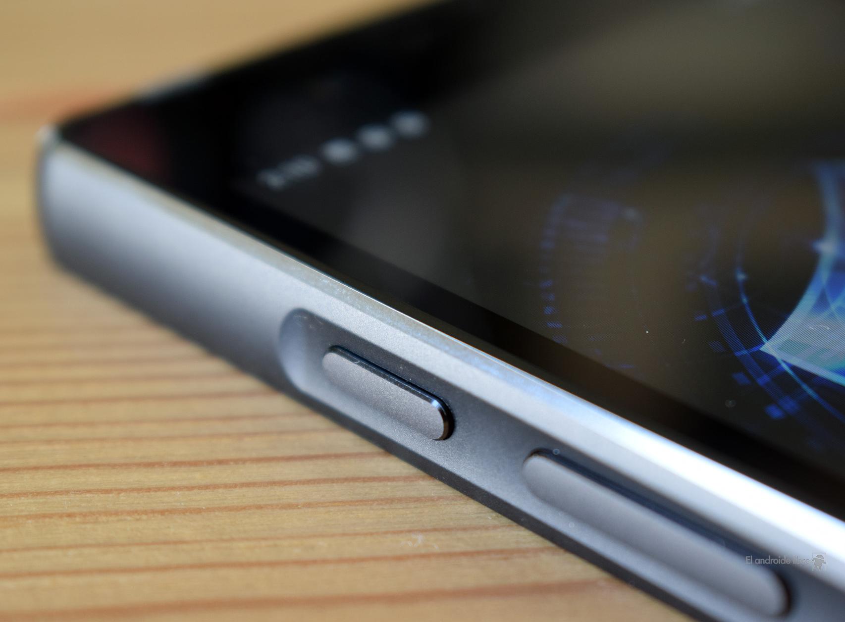 El lateral del Bittium Tough Mobile 2C