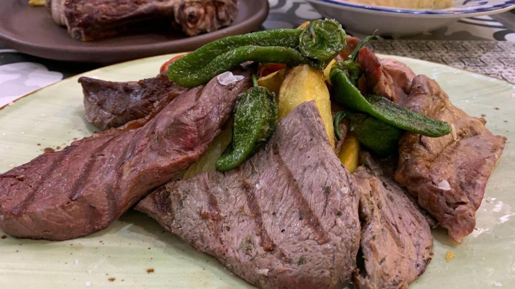 Plato de La Parrilla de Montesa, restaurante Abrasador en Ciudad Real