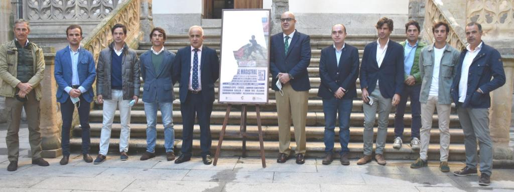 Presentación de la 'Clase Magistral de Alba de Tormes, en la Diputación de Salamanca
